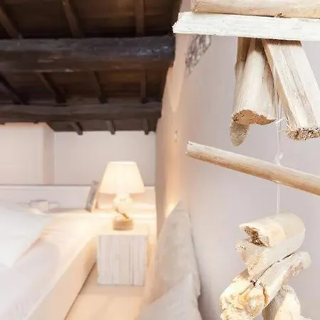 Piazza Navona White Penthouse