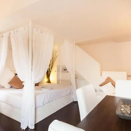 Apartment Piazza Navona White